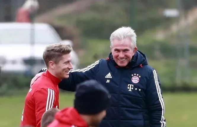 他不仅以个 他不仅以个