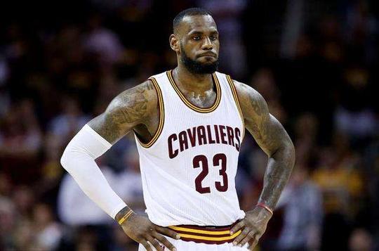 上表现得游 上表现得游